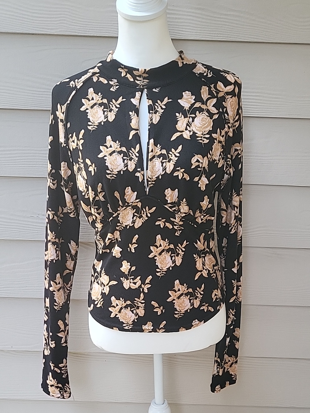 Free People Black Floral Keyhole Long-Sleeve Top – Women’s Size Medium